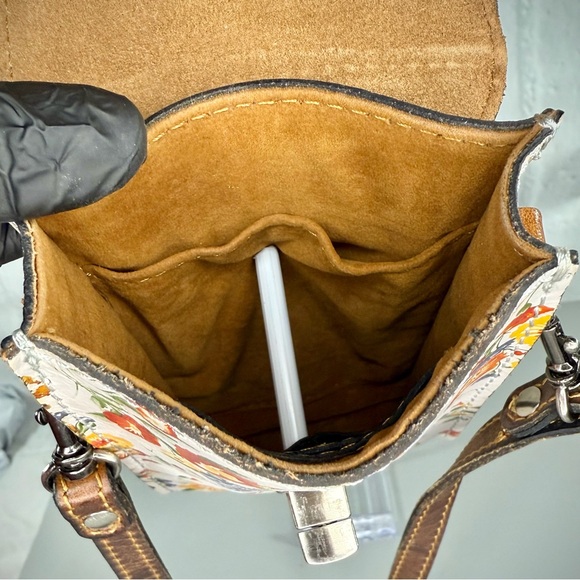 Patricia Nash Mini Meadows Rivella Phone Crossbody - Picture 8 of 12